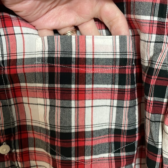 American Eagle size XL red plaid long sleeve button down shirt with pocket - Picture 2 of 7